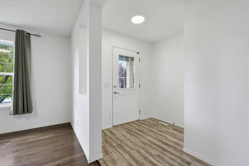 15 Coventry Link NE