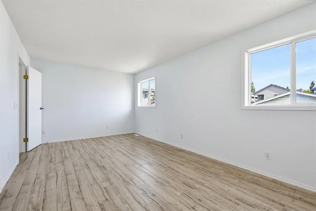 15 Coventry Link NE