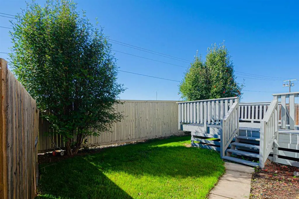 130 Somerglen Way SW