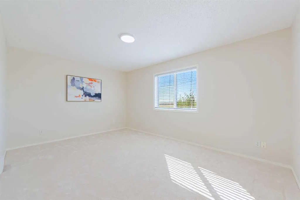 130 Somerglen Way SW