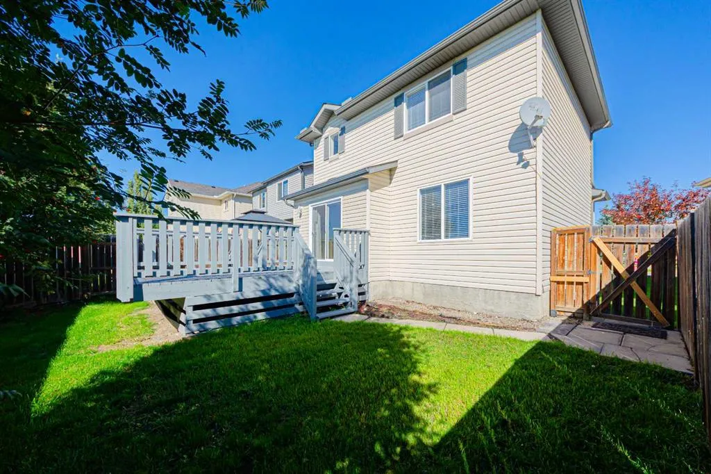 130 Somerglen Way SW