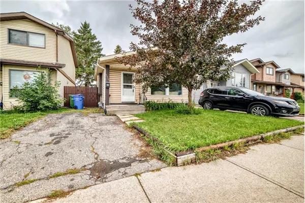 320 Abinger Crescent NE