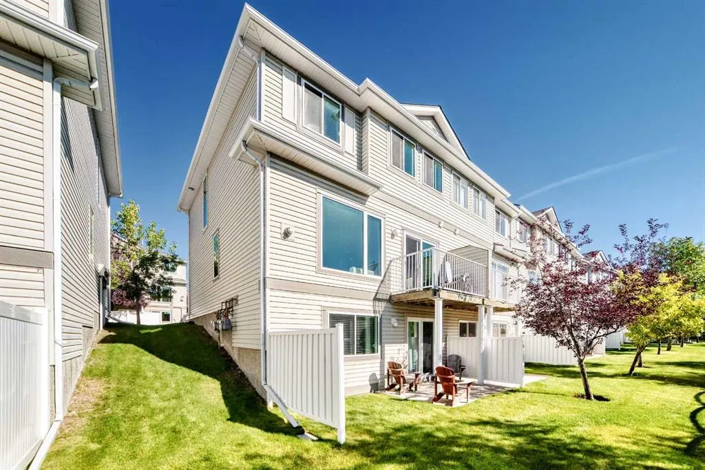 21 Rocky Vista Circle NW
