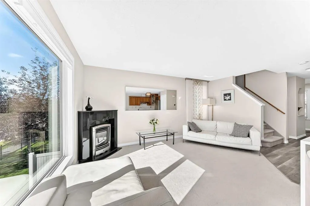 21 Rocky Vista Circle NW