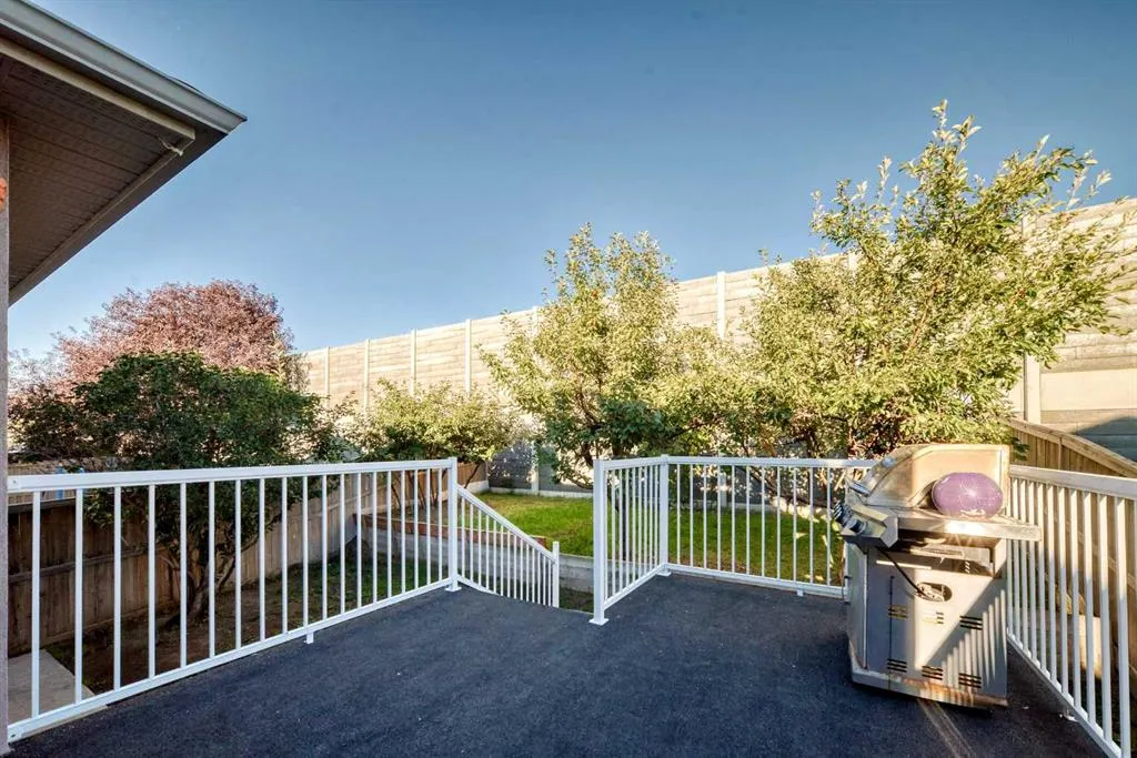 184 Douglas Ridge Green SE