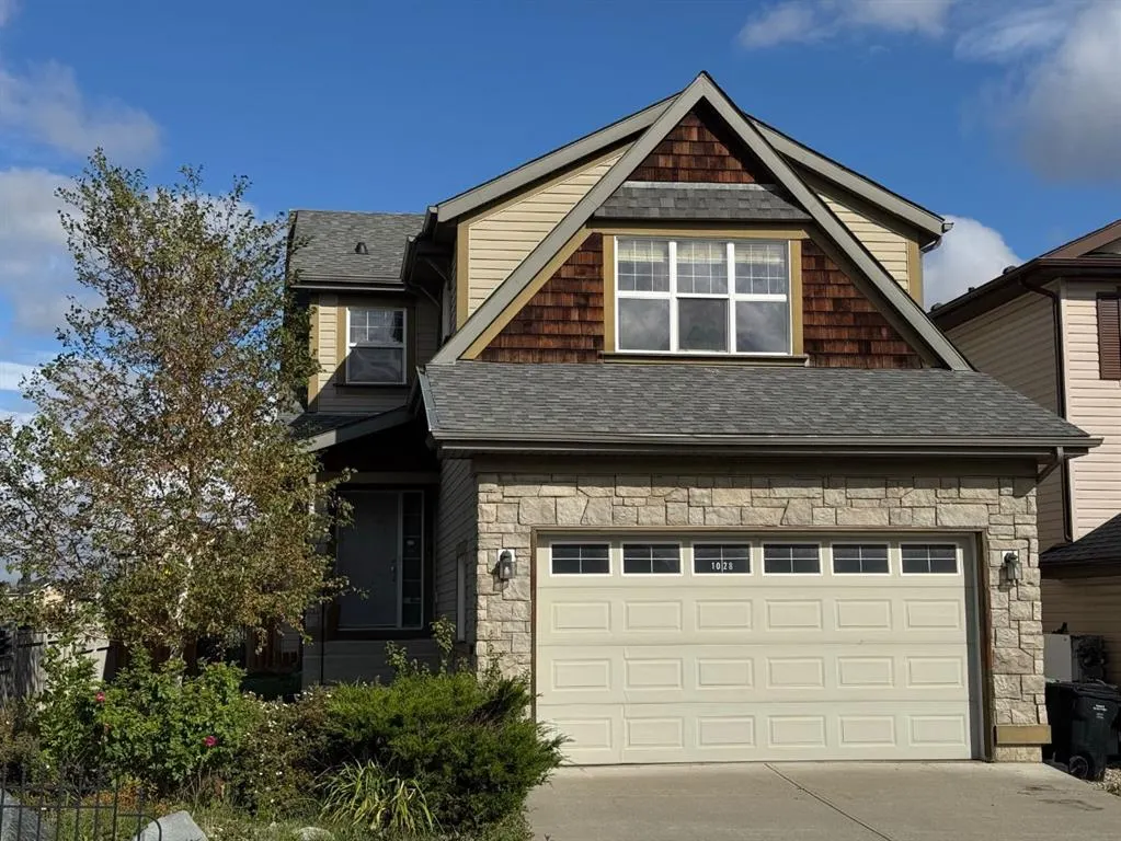 1028 Kincora Drive NW