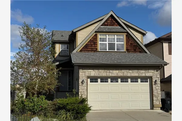 1028 Kincora Drive NW