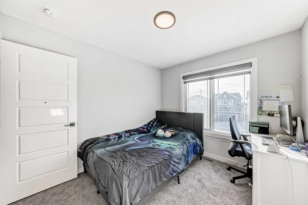 69 Amblehurst Way NW