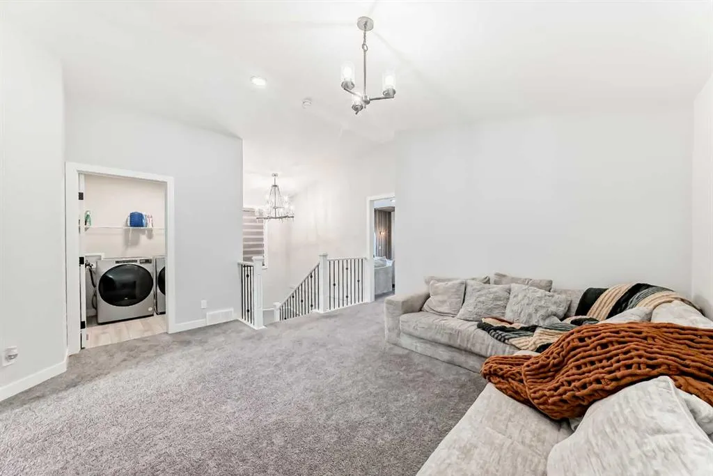 69 Amblehurst Way NW