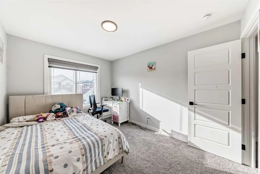 69 Amblehurst Way NW