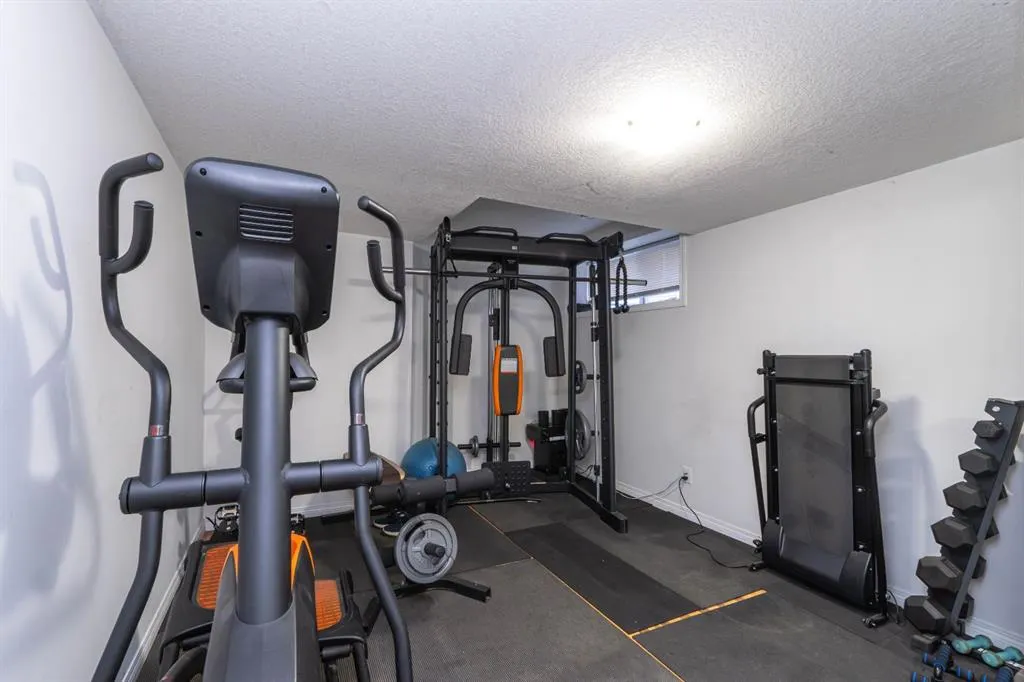 48 Skyview Point Terrace NE