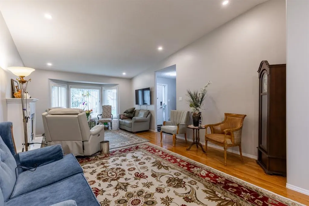 135 Jerry Potts Boulevard W #8
