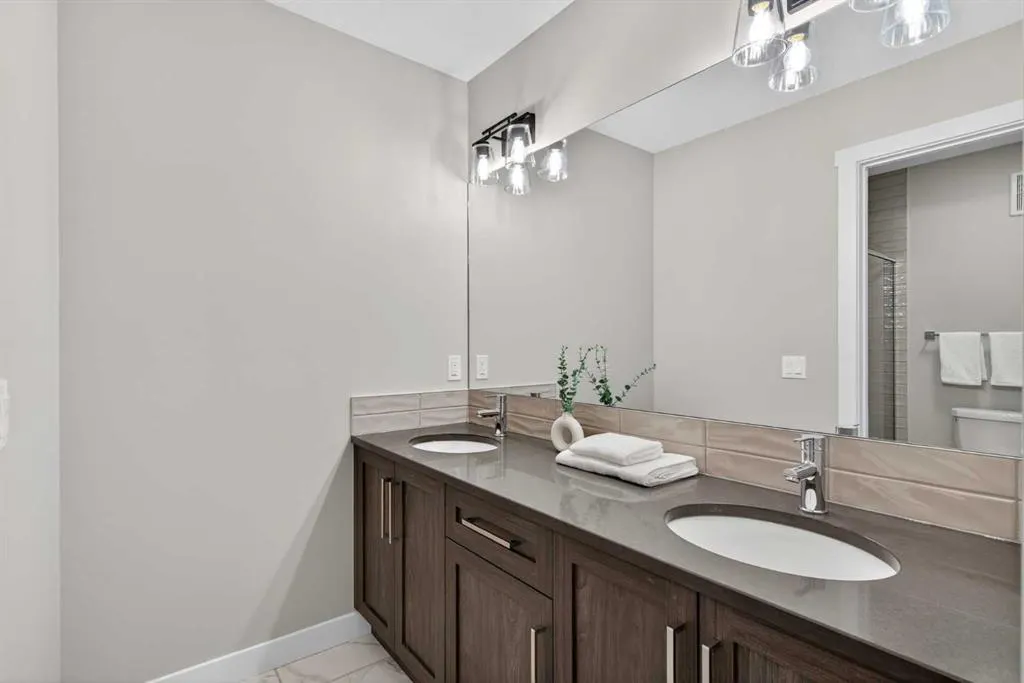 215 Waterford Heights