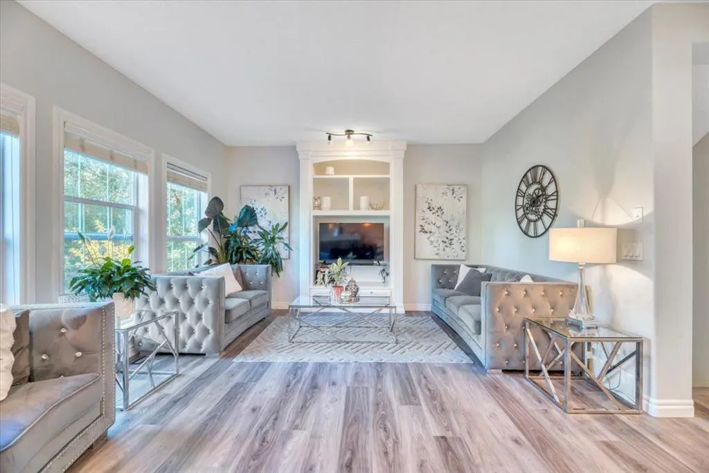 116 Chaparral Ravine View SE