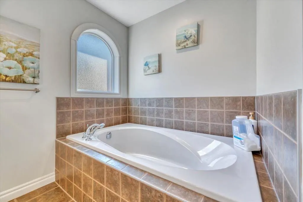 116 Chaparral Ravine View SE