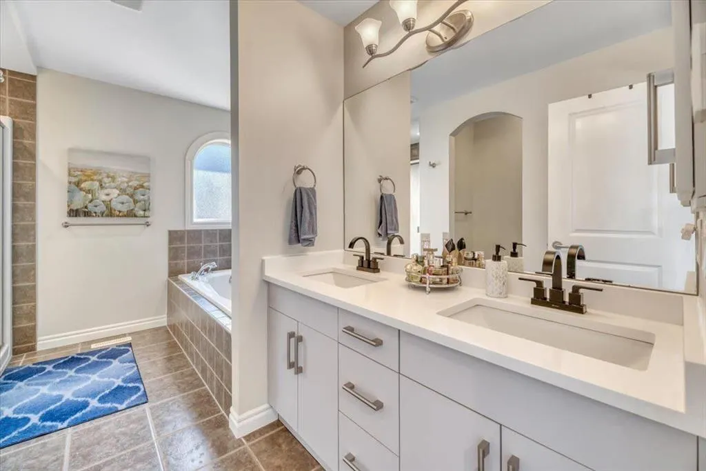 116 Chaparral Ravine View SE
