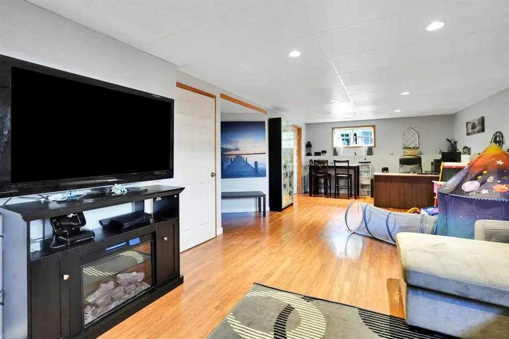 106 Strathaven Bay