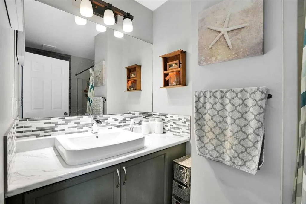 106 Strathaven Bay