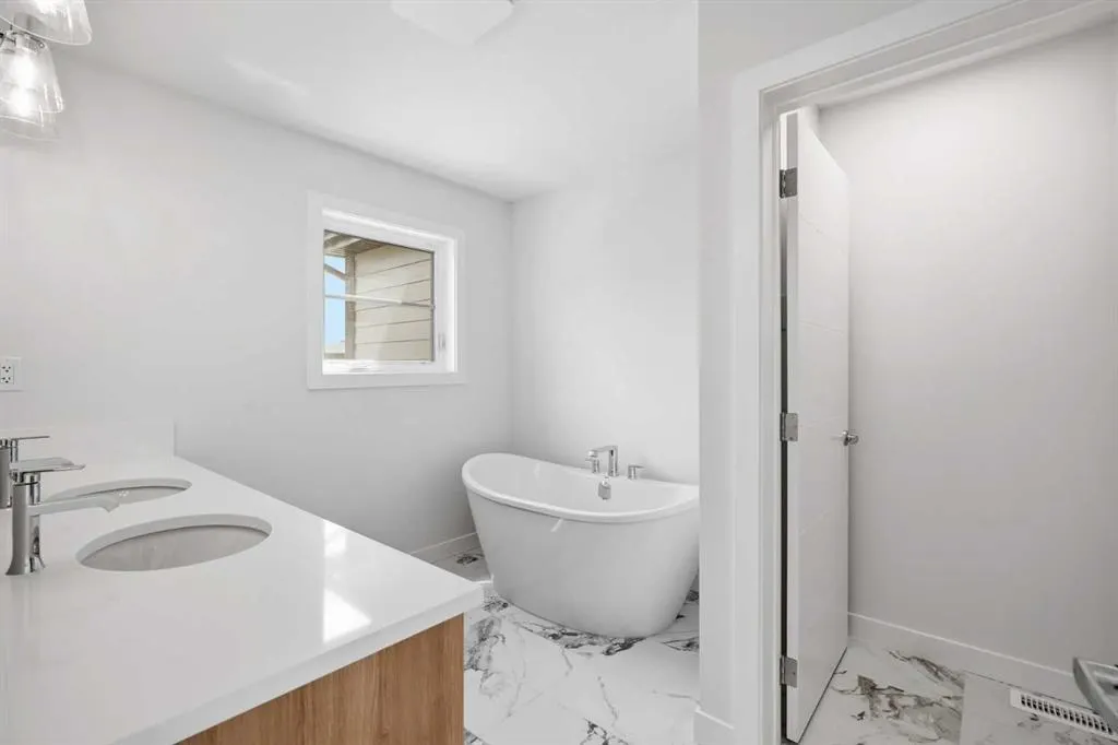 1125 Sailfin Heath
