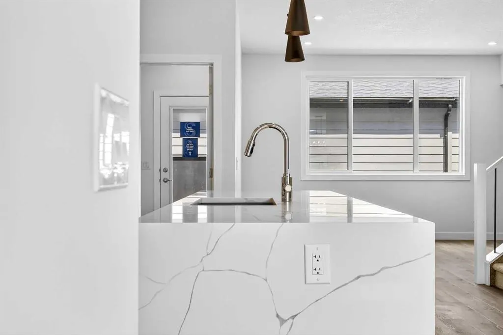 1109 Sailfin Heath