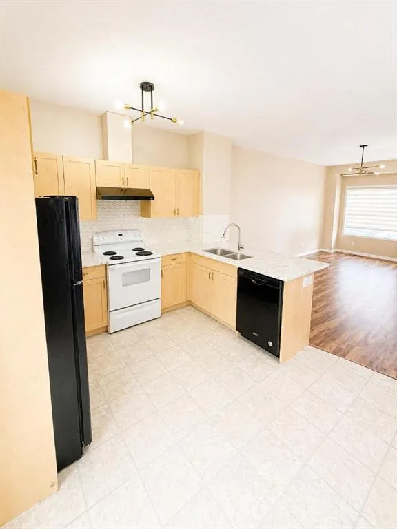 111 Tarawood Lane NE #204