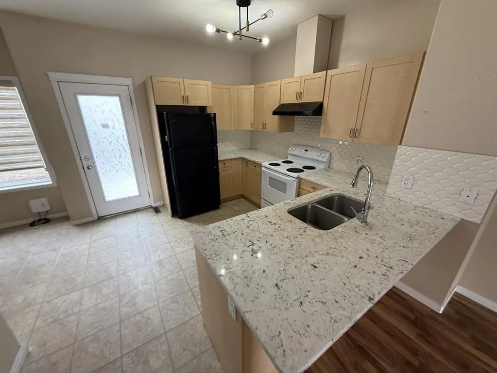 111 Tarawood Lane NE #204