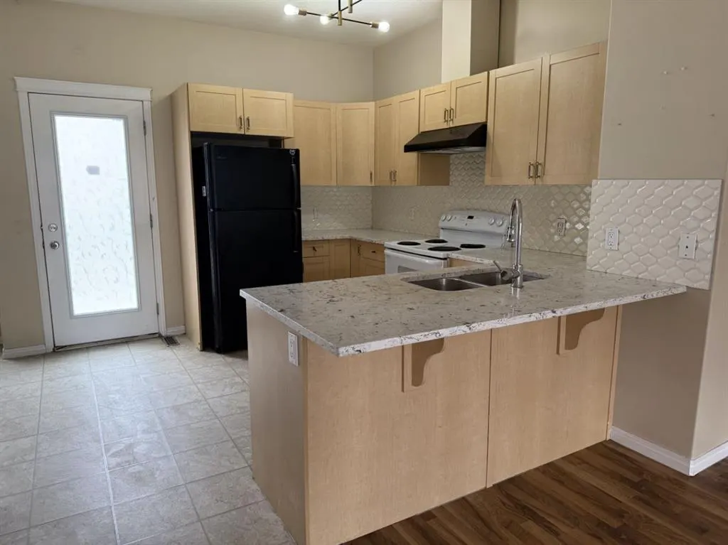 111 Tarawood Lane NE #204