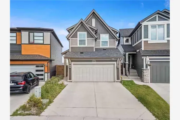 180 Howse Crescent NE