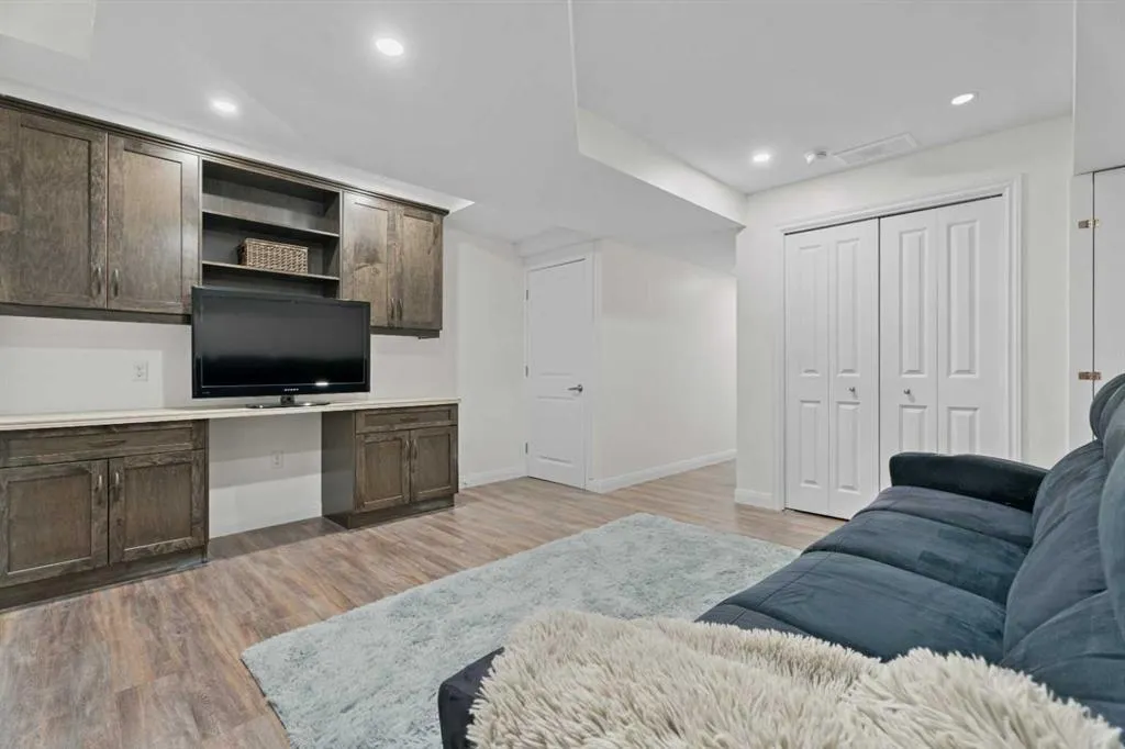 121 Copperpond Common SE #410