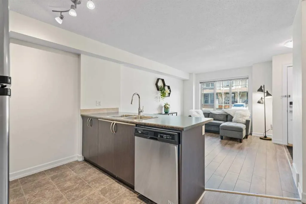 121 Copperpond Common SE #410