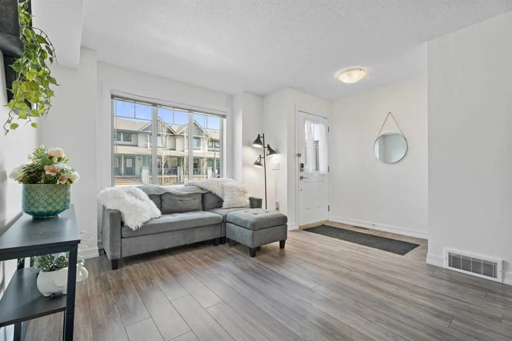 121 Copperpond Common SE #410
