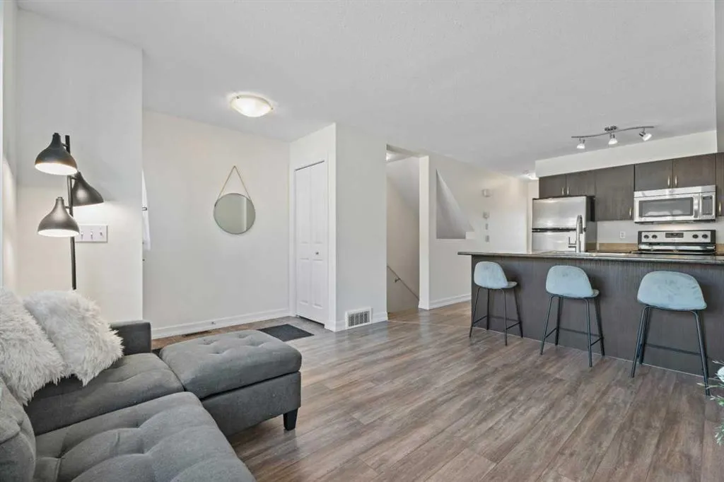 121 Copperpond Common SE #410