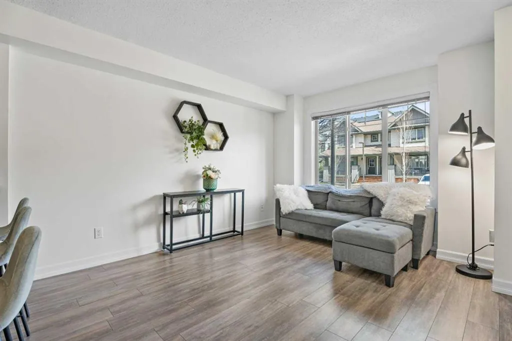 121 Copperpond Common SE #410