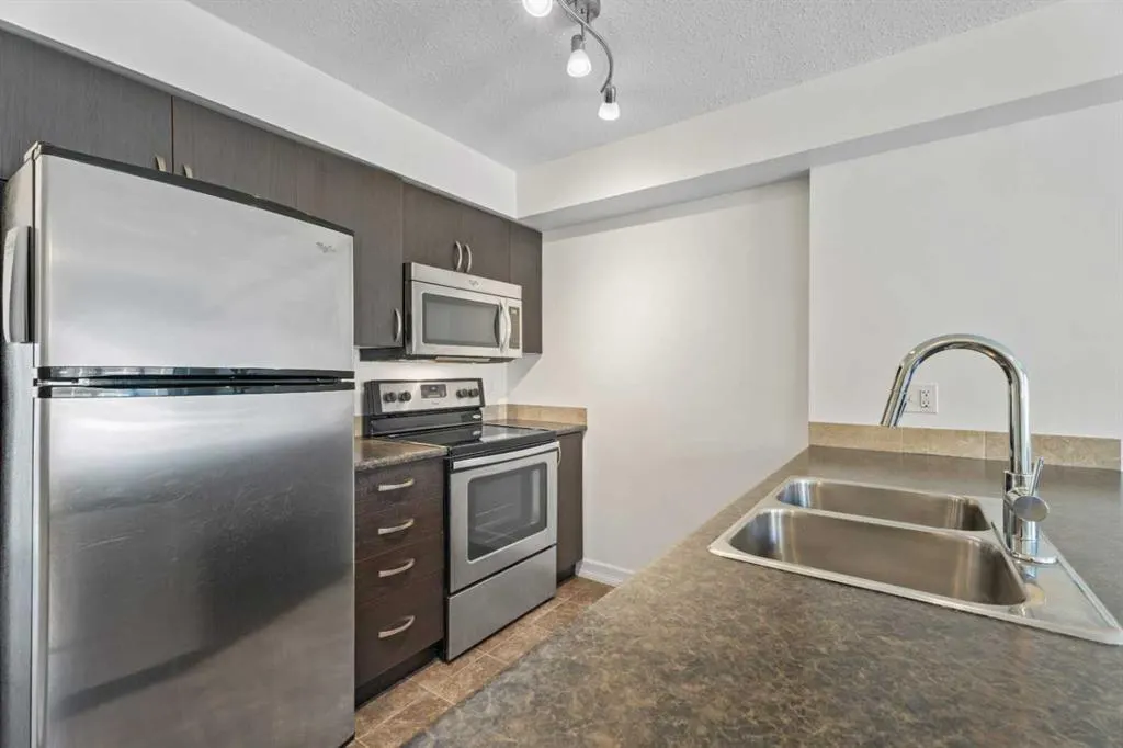 121 Copperpond Common SE #410