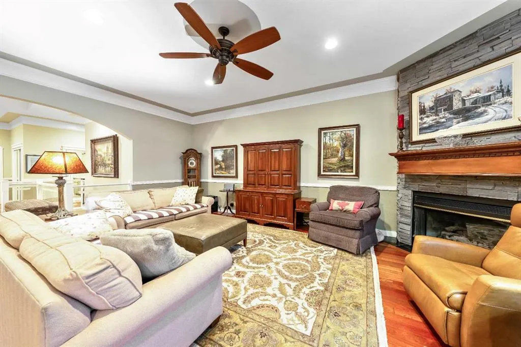 12 Patina Hill SW