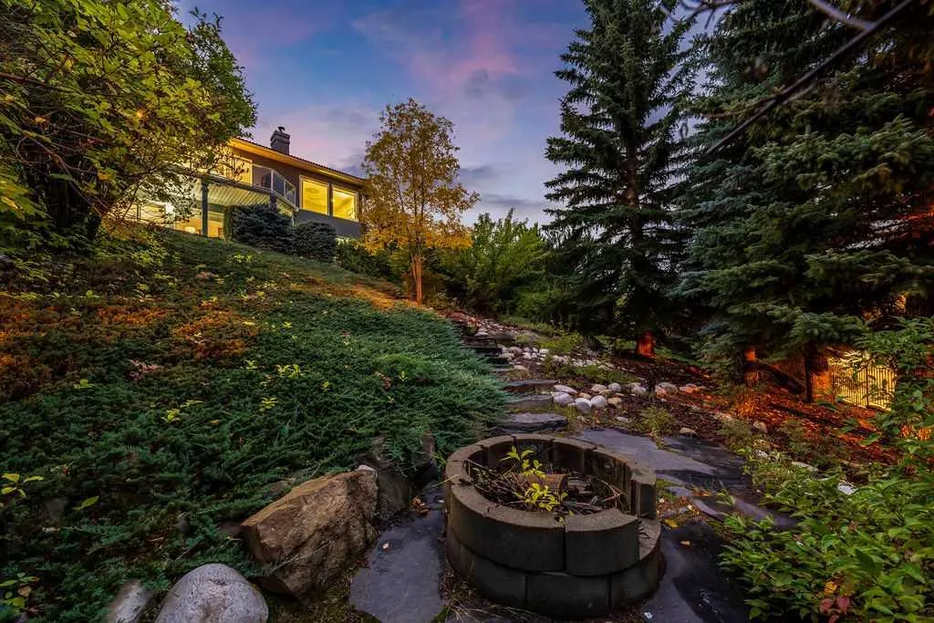 12 Patina Hill SW
