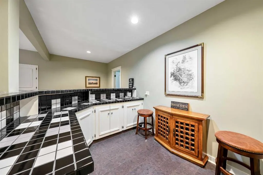 12 Patina Hill SW