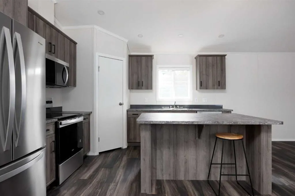 252 Gregoire Crescent