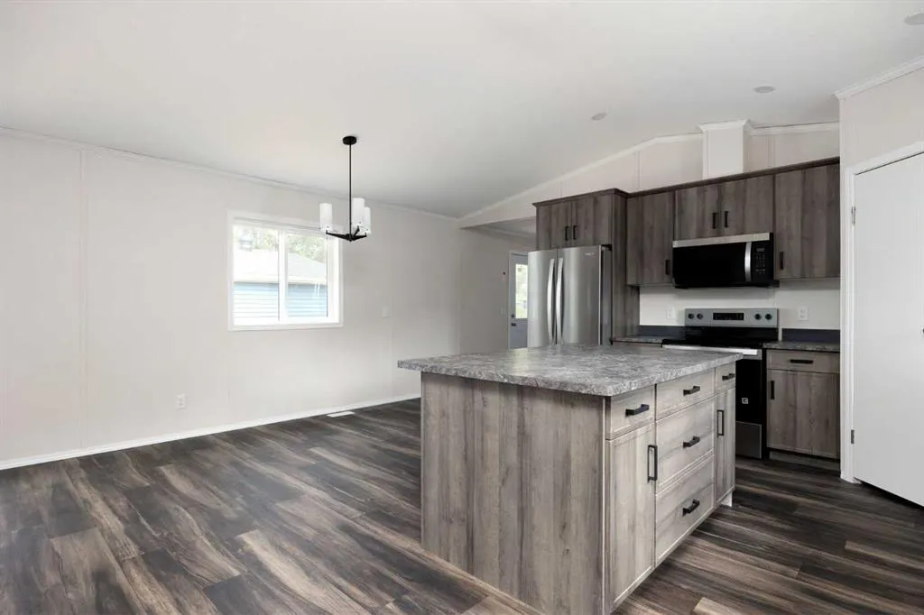 252 Gregoire Crescent