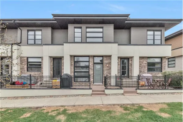 55 Aspen Hills Green SW