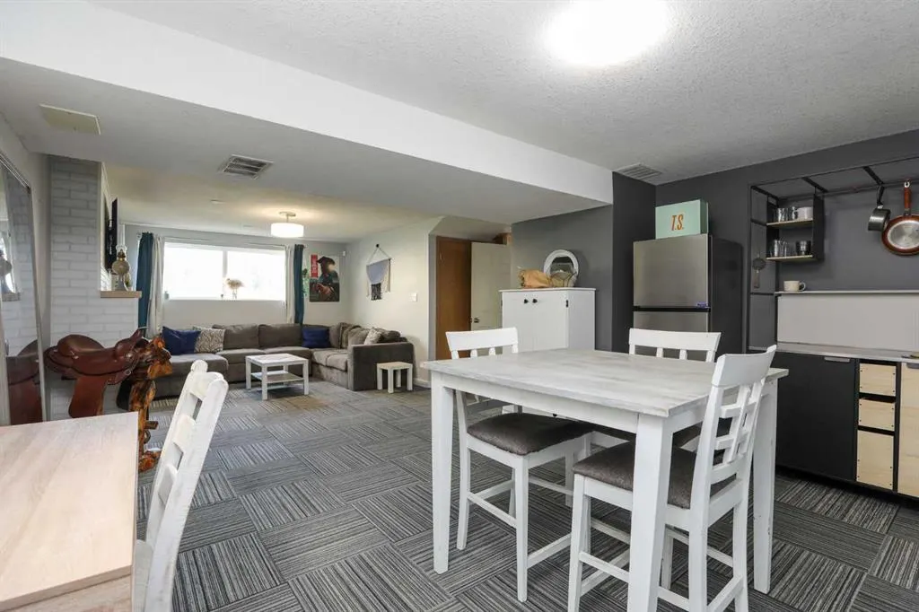 115 Mt. Crandell Cres W