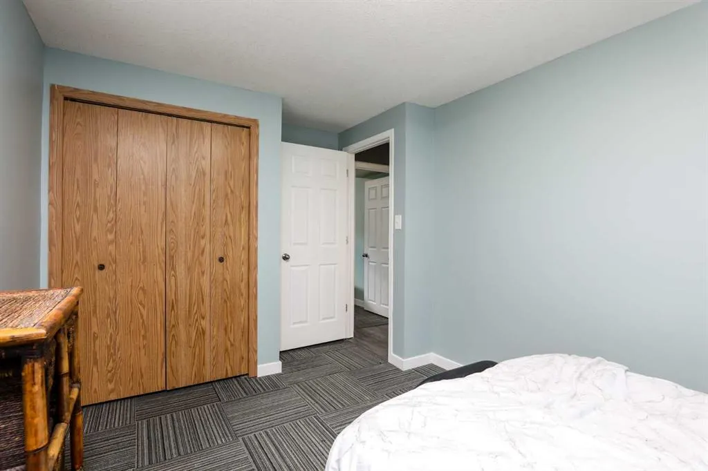 115 Mt. Crandell Cres W