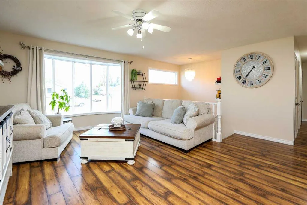 115 Mt. Crandell Cres W