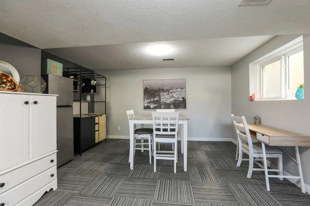 115 Mt. Crandell Cres W