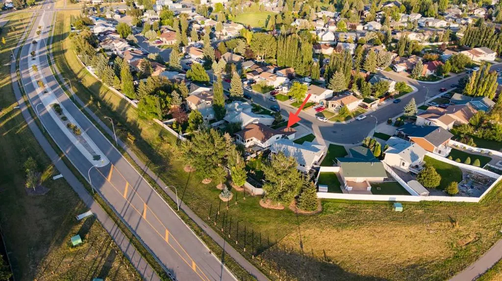 115 Mt. Crandell Cres W