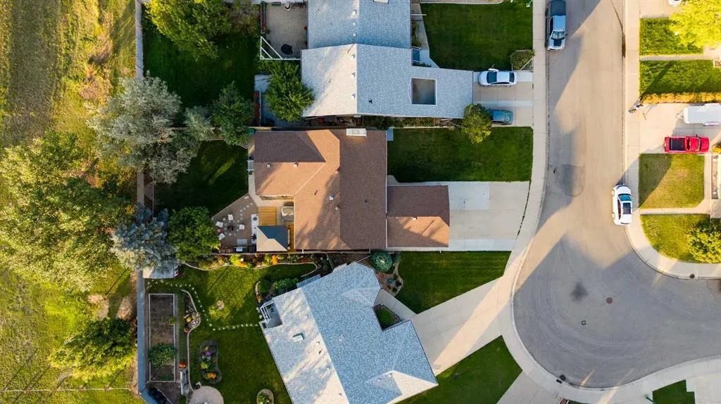 115 Mt. Crandell Cres W