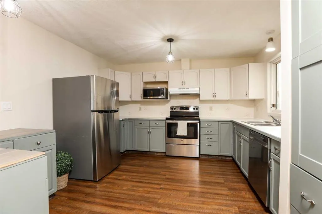 115 Mt. Crandell Cres W