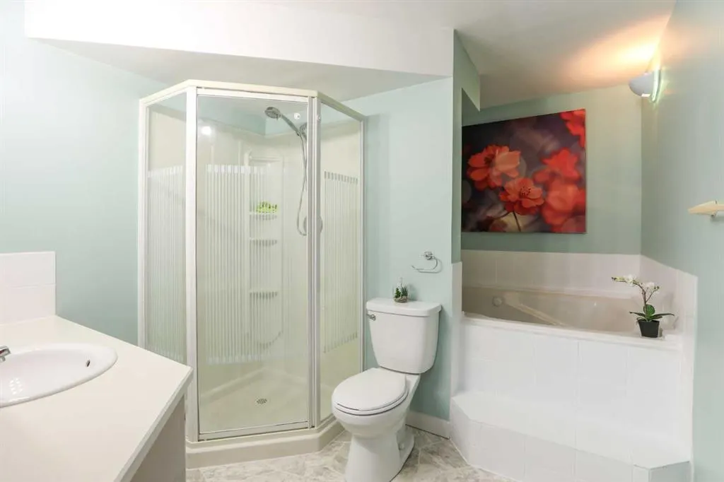 115 Mt. Crandell Cres W