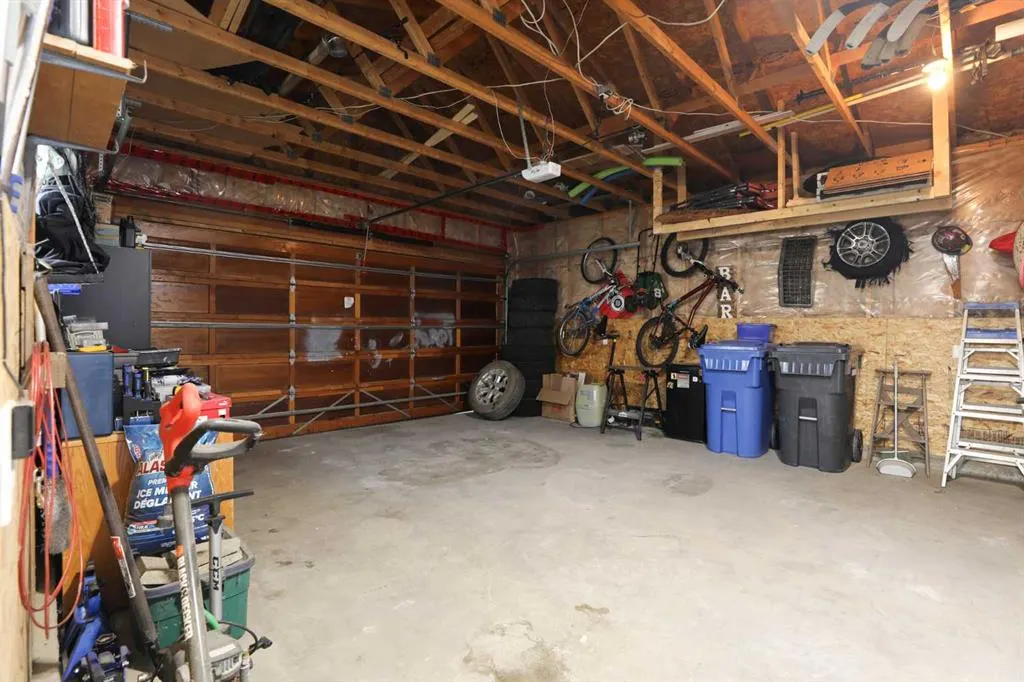 115 Mt. Crandell Cres W