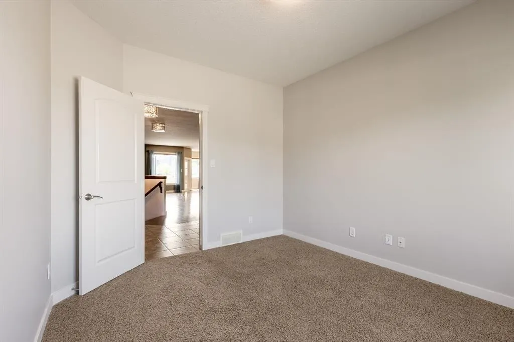525 Edinburgh Road W